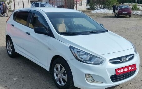 Hyundai Solaris II рестайлинг, 2013 год, 660 000 рублей, 1 фотография