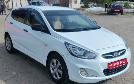 Hyundai Solaris II рестайлинг, 2013 год, 660 000 рублей, 8 фотография