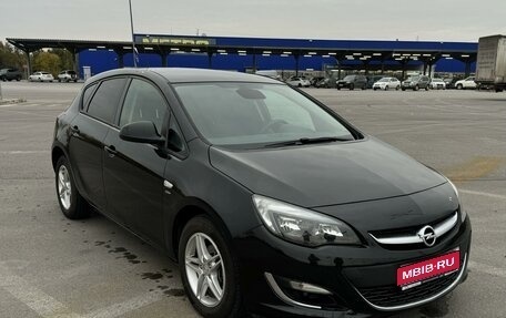 Opel Astra J, 2013 год, 930 000 рублей, 1 фотография