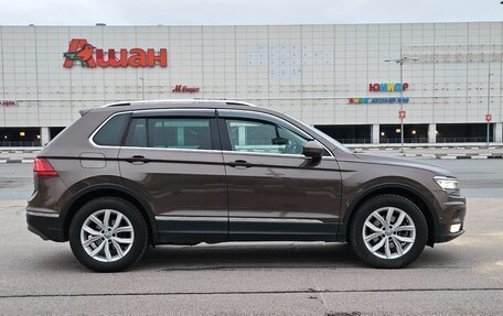 Volkswagen Tiguan II, 2017 год, 2 800 000 рублей, 2 фотография