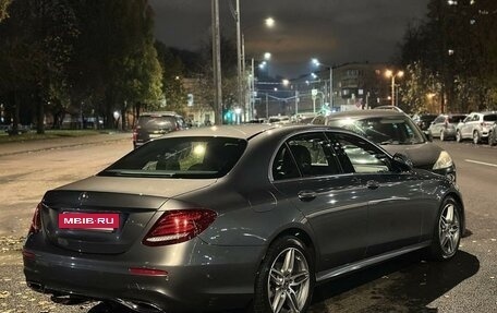 Mercedes-Benz E-Класс, 2019 год, 3 600 000 рублей, 2 фотография