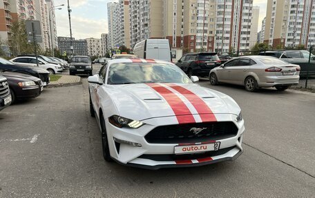 Ford Mustang VI рестайлинг, 2021 год, 3 050 000 рублей, 2 фотография