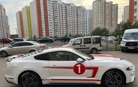 Ford Mustang VI рестайлинг, 2021 год, 3 050 000 рублей, 4 фотография