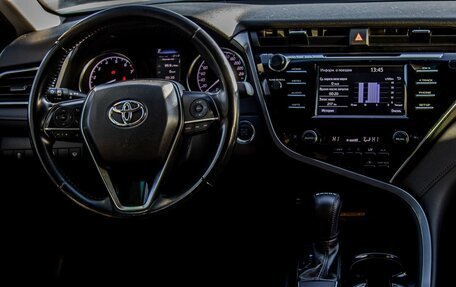 Toyota Camry, 2019 год, 3 247 900 рублей, 13 фотография