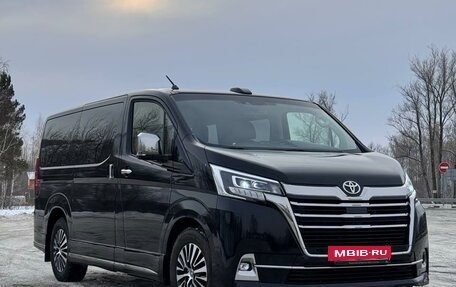 Toyota HiAce H300, 2020 год, 7 500 000 рублей, 3 фотография