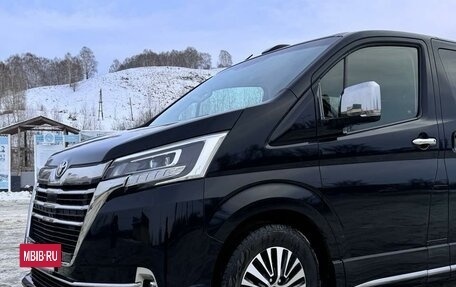 Toyota HiAce H300, 2020 год, 7 500 000 рублей, 18 фотография