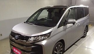 Toyota Noah, 2022 год, 3 000 000 рублей, 1 фотография