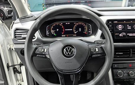 Volkswagen T-Cross I, 2022 год, 1 700 000 рублей, 29 фотография