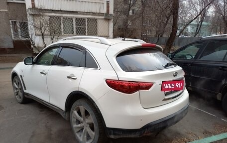 Infiniti QX70, 2013 год, 2 700 000 рублей, 3 фотография