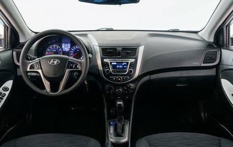 Hyundai Solaris II рестайлинг, 2015 год, 1 095 000 рублей, 10 фотография