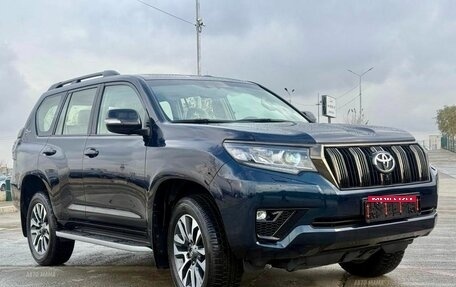 Toyota Land Cruiser Prado 150 рестайлинг 2, 2022 год, 8 000 000 рублей, 1 фотография