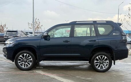 Toyota Land Cruiser Prado 150 рестайлинг 2, 2022 год, 8 000 000 рублей, 2 фотография