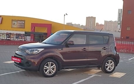 KIA Soul II рестайлинг, 2018 год, 1 800 000 рублей, 3 фотография