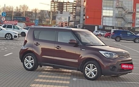 KIA Soul II рестайлинг, 2018 год, 1 800 000 рублей, 8 фотография