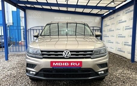 Volkswagen Tiguan II, 2018 год, 2 569 000 рублей, 8 фотография