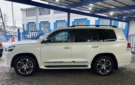 Toyota Land Cruiser 200, 2020 год, 9 050 000 рублей, 2 фотография