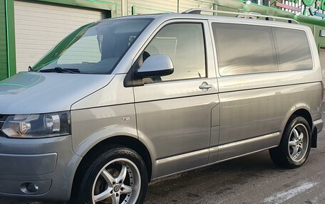 Volkswagen Caravelle T5, 2011 год, 1 849 000 рублей, 3 фотография