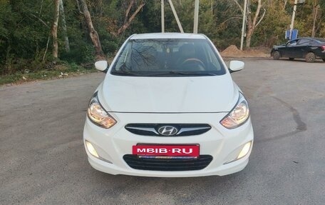 Hyundai Accent IV, 2011 год, 750 000 рублей, 2 фотография