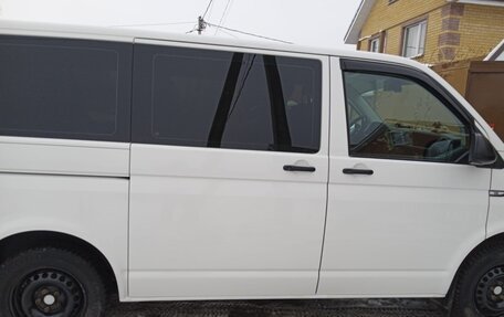 Volkswagen Caravelle T6 рестайлинг, 2016 год, 2 925 000 рублей, 16 фотография