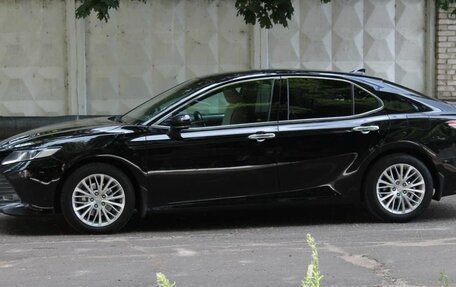 Toyota Camry, 2019 год, 2 555 000 рублей, 3 фотография