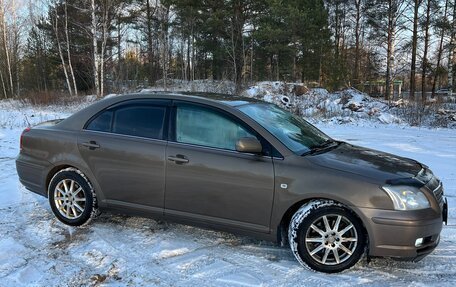 Toyota Avensis III рестайлинг, 2005 год, 385 000 рублей, 4 фотография