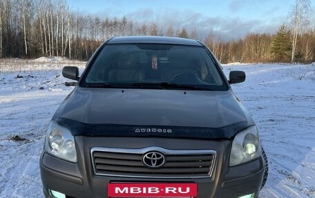 Toyota Avensis III рестайлинг, 2005 год, 385 000 рублей, 2 фотография