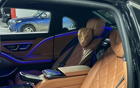 Mercedes-Benz Maybach S-Класс, 2022 год, 27 000 000 рублей, 16 фотография