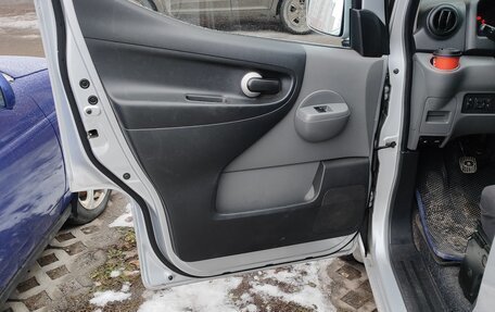 Nissan NV200, 2011 год, 1 300 000 рублей, 2 фотография