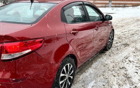 KIA Rio III рестайлинг, 2015 год, 1 085 000 рублей, 2 фотография