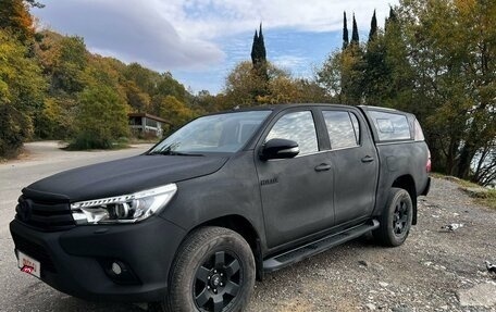 Toyota Hilux VIII, 2015 год, 3 150 000 рублей, 2 фотография