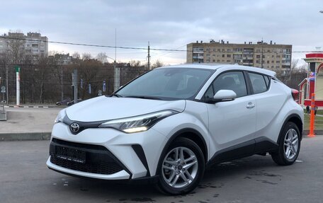 Toyota C-HR I рестайлинг, 2024 год, 3 870 000 рублей, 1 фотография