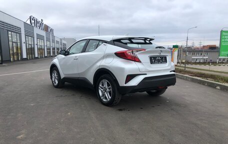 Toyota C-HR I рестайлинг, 2024 год, 3 870 000 рублей, 7 фотография