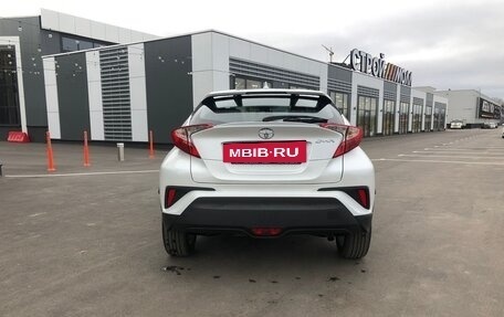 Toyota C-HR I рестайлинг, 2024 год, 3 870 000 рублей, 6 фотография