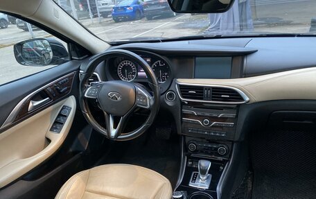 Infiniti QX30, 2016 год, 2 685 000 рублей, 3 фотография