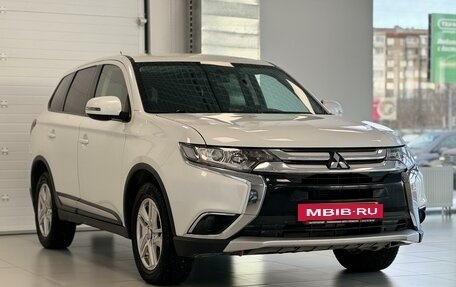 Mitsubishi Outlander III рестайлинг 3, 2015 год, 1 845 000 рублей, 3 фотография