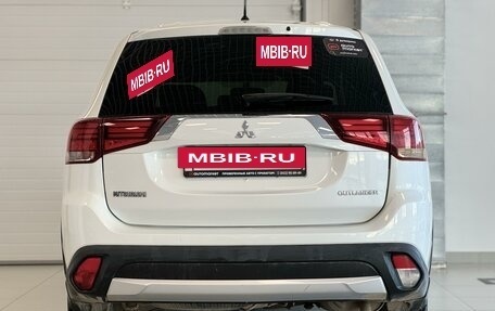 Mitsubishi Outlander III рестайлинг 3, 2015 год, 1 845 000 рублей, 5 фотография