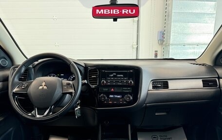 Mitsubishi Outlander III рестайлинг 3, 2015 год, 1 845 000 рублей, 18 фотография