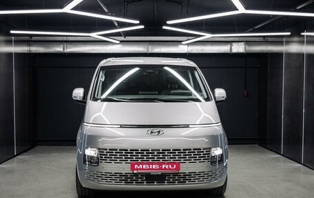 Hyundai Staria, 2022 год, 5 990 000 рублей, 2 фотография