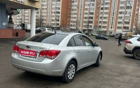 Chevrolet Cruze II, 2011 год, 950 000 рублей, 3 фотография