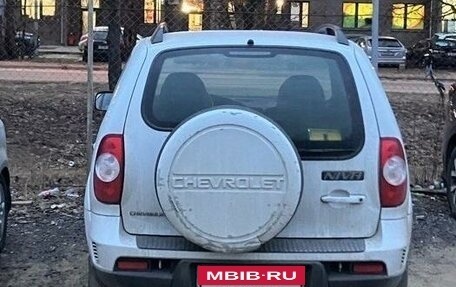 Chevrolet Niva I рестайлинг, 2013 год, 560 000 рублей, 3 фотография