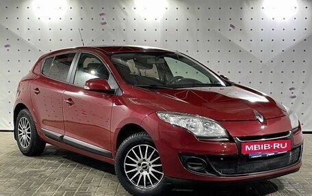 Renault Megane III, 2013 год, 865 000 рублей, 2 фотография