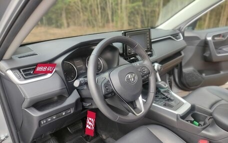 Toyota RAV4, 2020 год, 4 750 000 рублей, 5 фотография