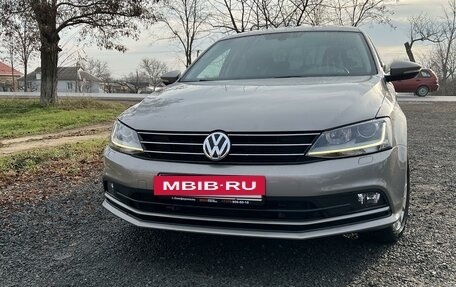 Volkswagen Jetta VI, 2017 год, 1 550 000 рублей, 2 фотография