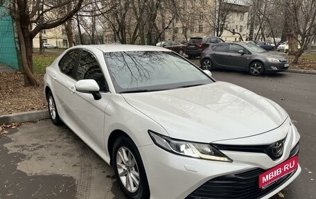 Toyota Camry, 2020 год, 3 450 000 рублей, 3 фотография