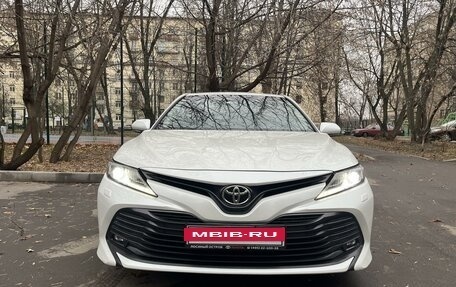 Toyota Camry, 2020 год, 3 450 000 рублей, 2 фотография