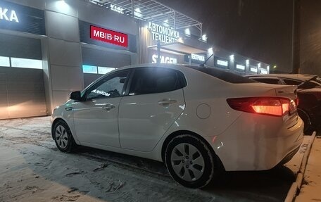 KIA Rio III рестайлинг, 2014 год, 850 000 рублей, 2 фотография