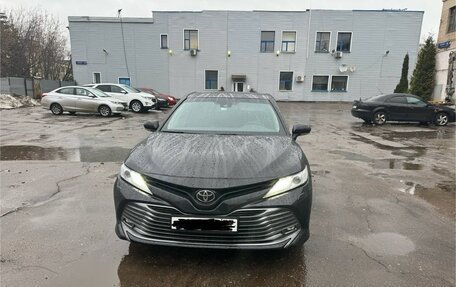 Toyota Camry, 2019 год, 2 650 000 рублей, 1 фотография