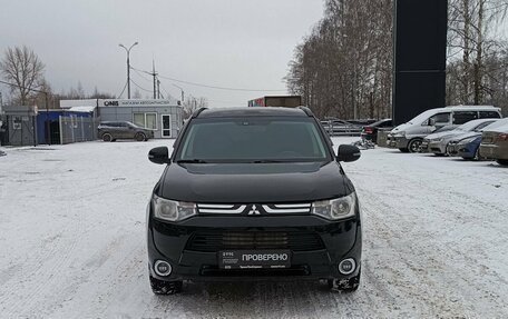 Mitsubishi Outlander III рестайлинг 3, 2014 год, 1 343 200 рублей, 2 фотография