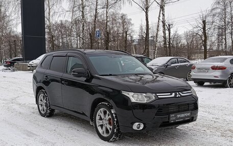 Mitsubishi Outlander III рестайлинг 3, 2014 год, 1 343 200 рублей, 3 фотография