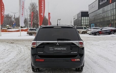 Mitsubishi Outlander III рестайлинг 3, 2014 год, 1 343 200 рублей, 7 фотография